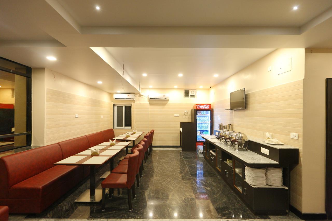Oyo 15115 Hotel Ramcharan Residency Тирупати Екстериор снимка