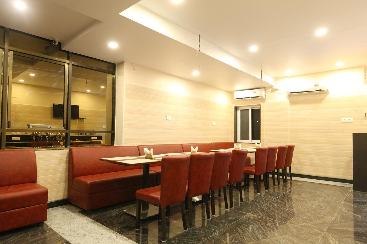 Oyo 15115 Hotel Ramcharan Residency Тирупати Екстериор снимка